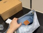 Coach Laurel Hobo Shoulder Bag Dual-Strap Versatility Internal Zipped Side Pocket - Image 4