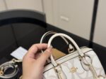 Coach Boston Pillow Bag Classic Entry-Level Luxury Piece Exceptional Value For Money Complete With Box - Image 3