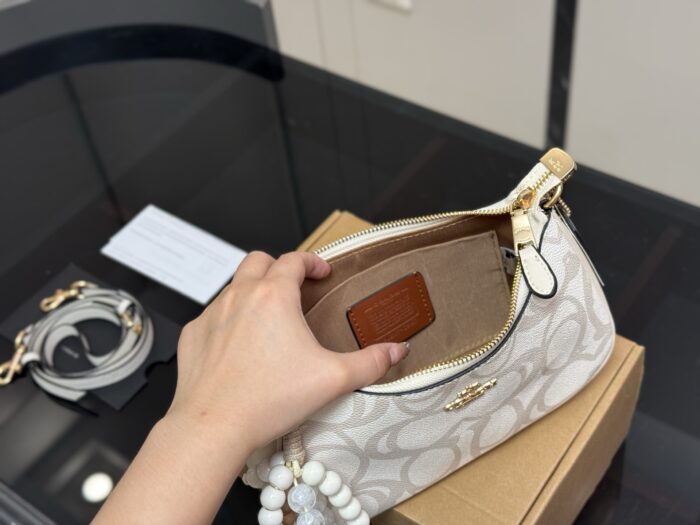 Coach Teri Underarm Bag Dual Shoulder Straps Single Shoulder Crossbody High Aesthetic - Image 4