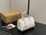Coach Boston Pillow Bag Classic Light Luxury Entry-Level High Cost-Performance