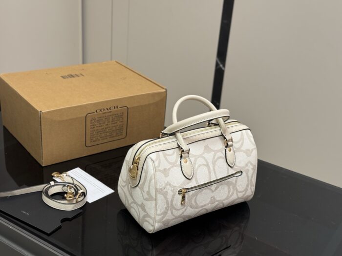 Coach Boston Pillow Bag Classic Light Luxury Entry-Level High Cost-Performance - Image 8