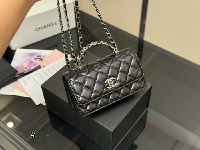 Chanel 25Ss Handle Accordion Bag Woc 25Ss Latest Release - Image 2