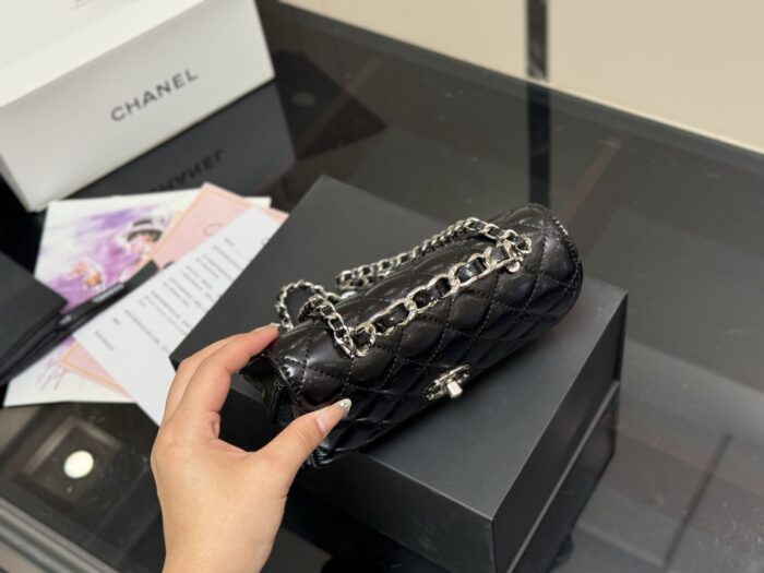 Chanel 25Ss Handle Accordion Bag Woc 25Ss Latest Release - Image 3
