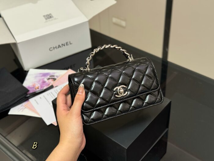 Chanel 25Ss Handle Accordion Bag Woc 25Ss Latest Release - Image 5