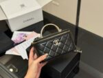 Chanel Handle Makeup Compact Touch Up Makeup And Create Looks - Image 5
