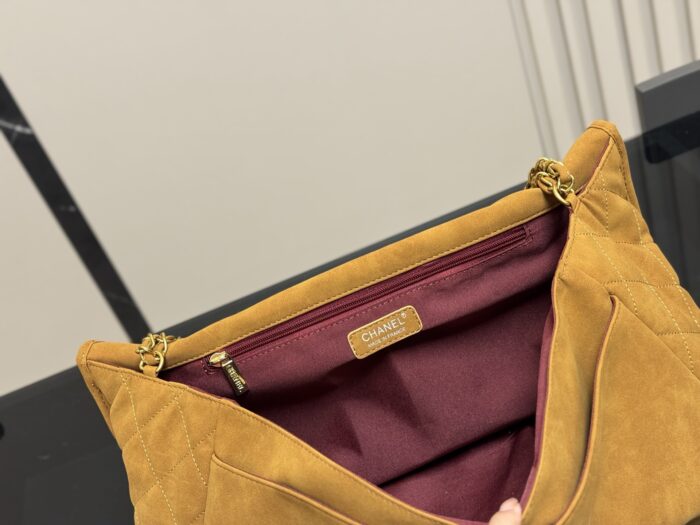 Chanel Vintage Suede Travel Bag - Image 4
