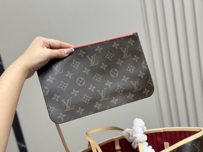 Louis Vuitton Neverfull Medium Tote Bag - Timeless Quality - Image 3