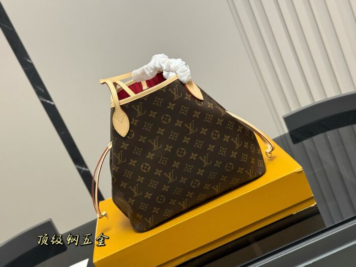 Louis Vuitton Neverfull Medium Tote Bag - Timeless Quality - Image 9