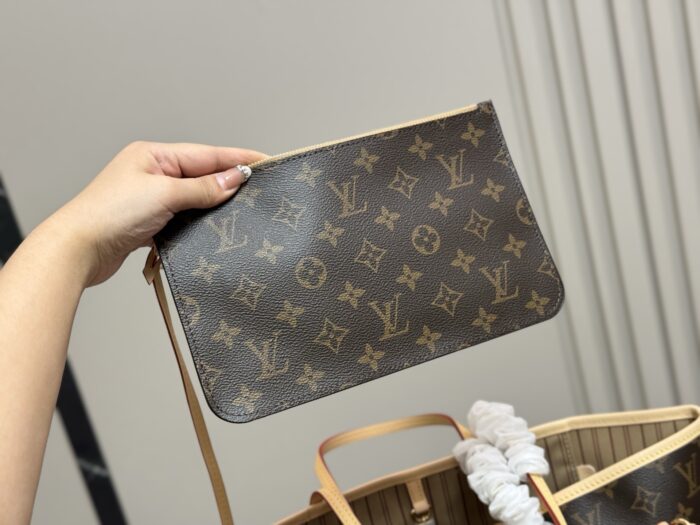 Louis Vuitton Neverfull Medium Tote Bag - Timeless Quality - Image 3