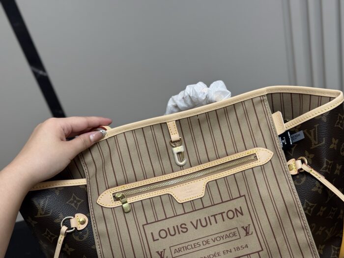 Louis Vuitton Neverfull Medium Tote Bag - Timeless Quality - Image 4