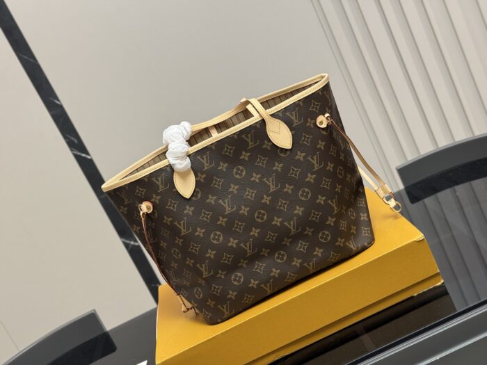 Louis Vuitton Neverfull Medium Tote Bag - Timeless Quality - Image 7