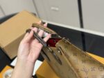 Louis Vuitton On The Go Jungle Tote Bag Hidden Shoulder Strap For Single-Shoulder Or Hand-Carry Use - Image 7