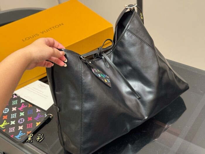 Louis Vuitton Carryall Bow-Tie Shoulder Bag With Coin Purse Included, Single-Shoulder Crossbody - Image 2