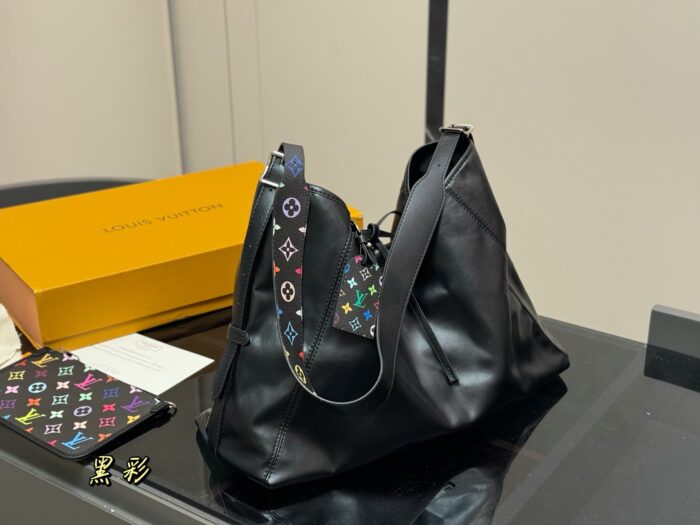 Louis Vuitton Carryall Bow-Tie Shoulder Bag With Coin Purse Included, Single-Shoulder Crossbody - Image 5