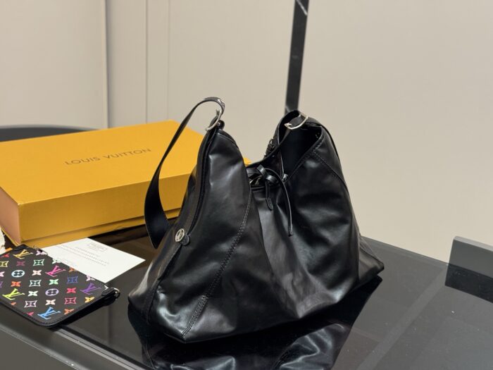 Louis Vuitton Carryall Bow-Tie Shoulder Bag With Coin Purse Included, Single-Shoulder Crossbody - Image 8