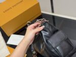 Louis Vuitton Carryall Bow-Tie Shoulder Bag With Coin Purse - Crossbody Style - Image 6