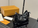 Louis Vuitton Carryall Bow-Tie Shoulder Bag With Coin Purse - Crossbody Style - Image 7
