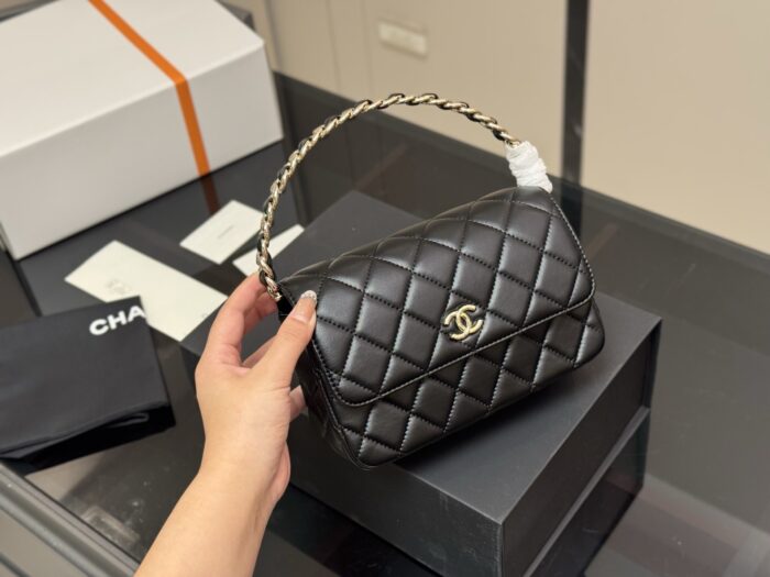 Chanel Hidden Edition Clutch Evening Bag Quadri-Stitched Box Bag Delicate Logo Handle Practical Capacity - Image 1