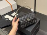 Chanel Hidden Edition Clutch Evening Bag Quadri-Stitched Box Bag Delicate Logo Handle Practical Capacity - Image 10