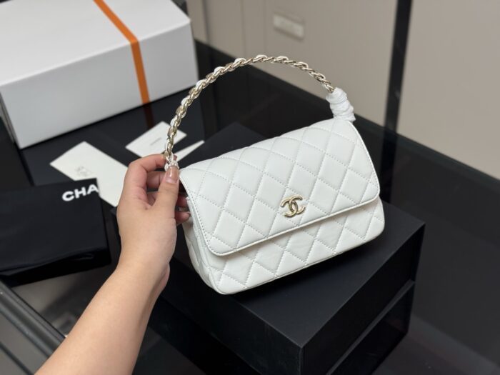 Chanel Hidden Edition Clutch Evening Bag Quadri-Stitched Box Bag Delicate Logo Handle Practical Capacity - Image 11