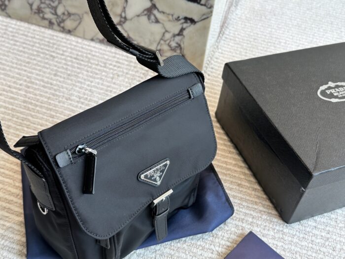 Prada Black Parachute Messenger Bag Autumn/Winter Essential Comfortable To Carry - Image 2