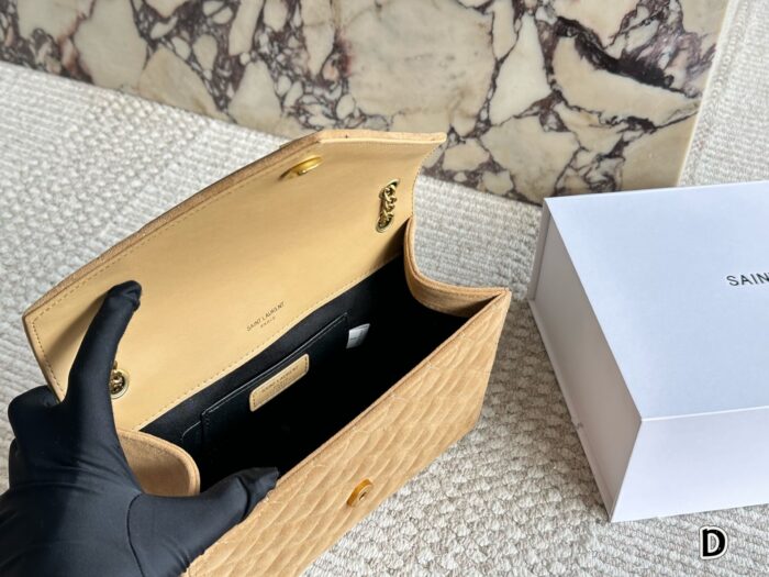 Yves Saint Laurent Lenvelope Envelope Bag Classic Autumn Edition - Image 9
