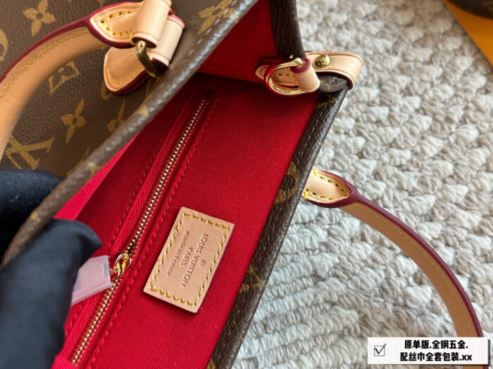 Louis Vuitton New Edition Music Score Bag - Upgraded Version Monogram-Patterned, Colour-Changing Vegetable-Tanned Leather Complimentary Silk Scarf Included Meticulous Craftsmanship - Image 6