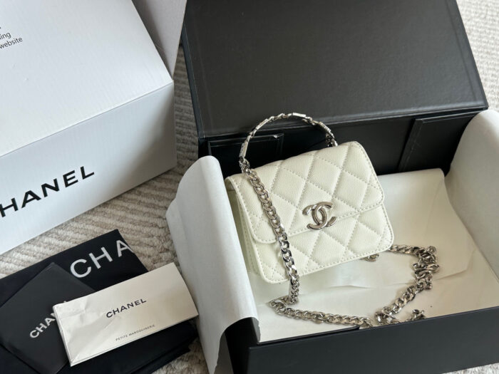 Chanel 22S Enamel Handle Mini Bag White Metal Hardware Coco Enamel Openwork Handle - Image 2