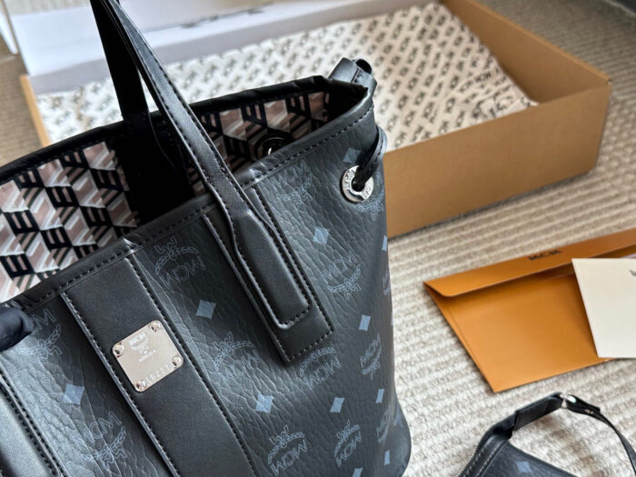 Mcm New Arrival Reversible Tote Bag Visetos-Print Coated Canvas Removable Inner Pouch Handheld, Shoulder, Crossbody - Image 4