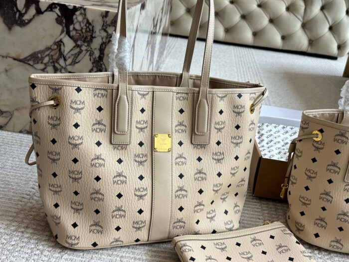 Mcm New Arrival Reversible Tote Bag With Visetos Print And Detachable Inner Pouch – Carry By Hand, Shoulder Or Crossbody - Image 2