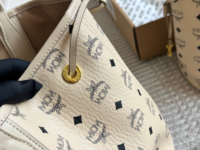 Mcm New Arrival Reversible Tote Bag With Visetos Print And Detachable Inner Pouch – Carry By Hand, Shoulder Or Crossbody - Image 5
