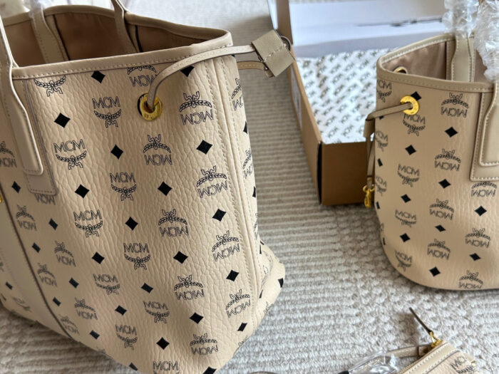 Mcm New Arrival Reversible Tote Bag With Visetos Print And Detachable Inner Pouch – Carry By Hand, Shoulder Or Crossbody - Image 6