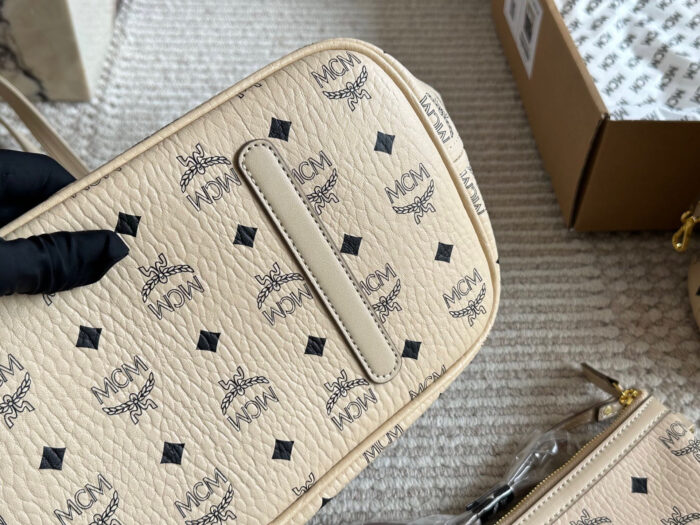 Mcm New Arrival Reversible Tote Bag With Visetos Print And Detachable Inner Pouch – Carry By Hand, Shoulder Or Crossbody - Image 8