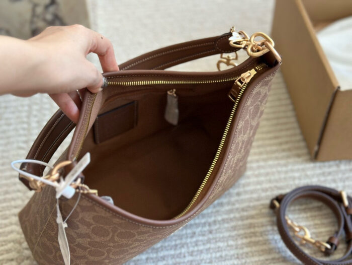 Coach Laurel New Wander Bag Dual-Length Shoulder Straps Multiple Carrying Options Built-In Zipped Side Pocket - Image 8