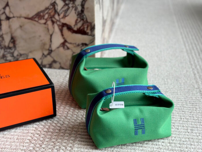 Hermes Toiletry Bag (Lunchbox Bag) Original Canvas Simple Lines Practical - Image 1