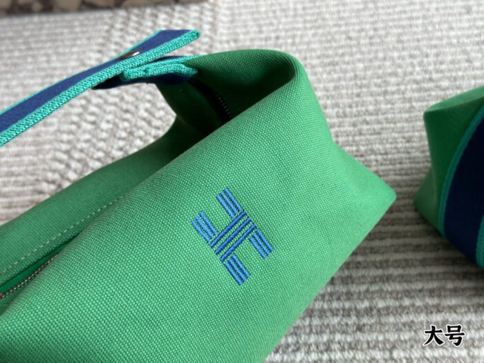 Hermès Toiletry Bag (Lunchbox Bag) Original Canvas Clean Lines - Image 6