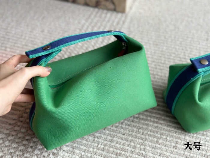 Hermès Toiletry Bag (Lunchbox Bag) Original Canvas Clean Lines - Image 8