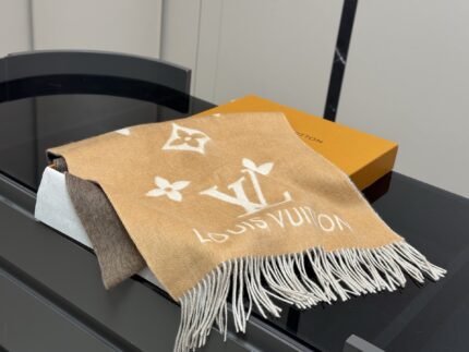 Louis Vuitton Cashmere Scarf (Chip Design) Comfortable And Versatile