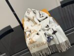 Louis Vuitton Cashmere Scarf (Chip Design) Comfortable And Versatile - Image 6