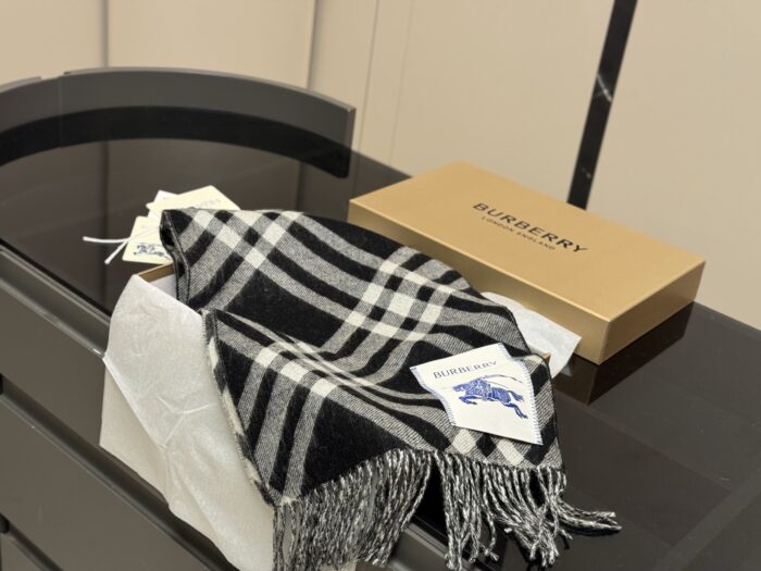 Burberry Black And White Check Cashmere Scarf Soft And Comfortable - Image 1