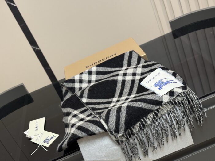Burberry Black And White Check Cashmere Scarf Soft And Comfortable - Image 9
