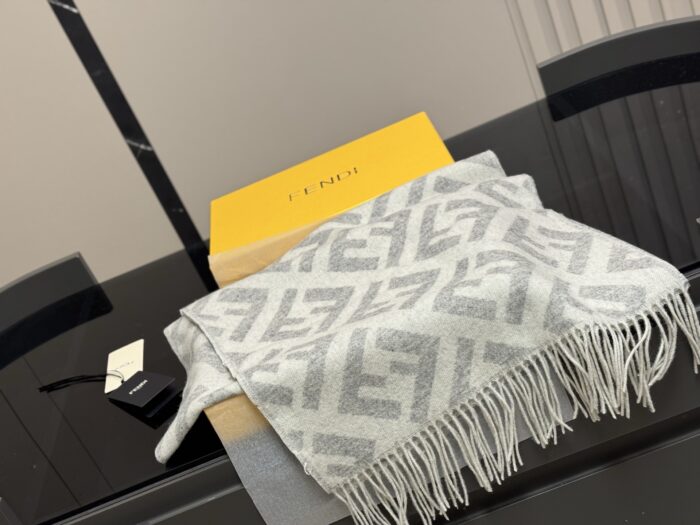 Fendi Grey-White Ff Pattern Cashmere Scarf 100% Cashmere - Image 3