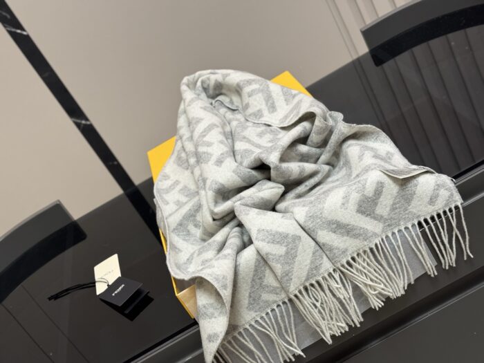 Fendi Grey-White Ff Pattern Cashmere Scarf 100% Cashmere - Image 4