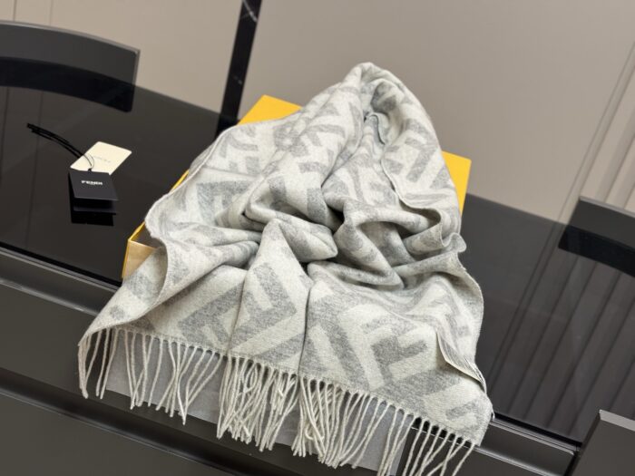 Fendi Grey-White Ff Pattern Cashmere Scarf 100% Cashmere - Image 5