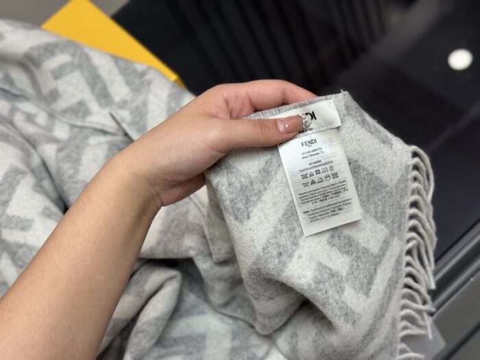 Fendi Grey-White Ff Pattern Cashmere Scarf 100% Cashmere - Image 6
