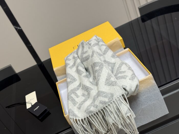 Fendi Grey-White Ff Pattern Cashmere Scarf 100% Cashmere - Image 7