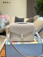 Louis Vuitton Pochette Metis Handbag Embossed Monogram Empreinte Leather S-Lock Clasp Can Be Carried Over The Shoulder Or Crossbody - Image 5