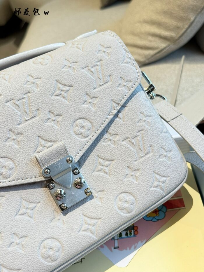 Louis Vuitton Pochette Metis Handbag Embossed Monogram Empreinte Leather S-Lock Clasp Can Be Carried Over The Shoulder Or Crossbody - Image 7