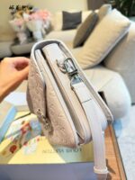 Louis Vuitton Pochette Metis Handbag Embossed Monogram Empreinte Leather S-Lock Clasp Can Be Carried Over The Shoulder Or Crossbody - Image 8