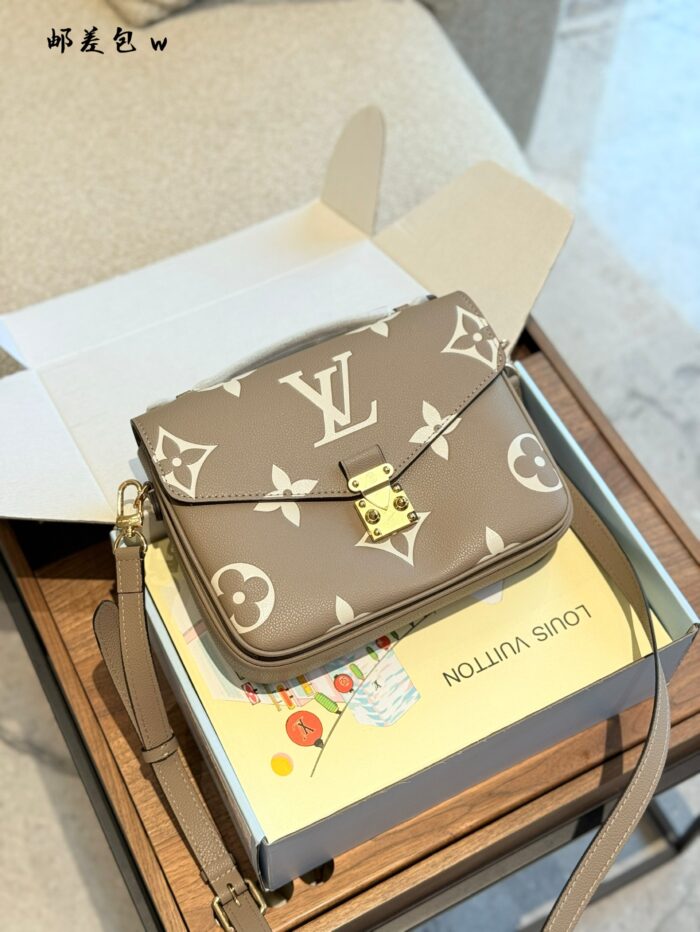 Louis Vuitton Pochette Metis Embossed Monogram Empreinte Leather S-Lock Clasp Shoulder Bag - Image 9